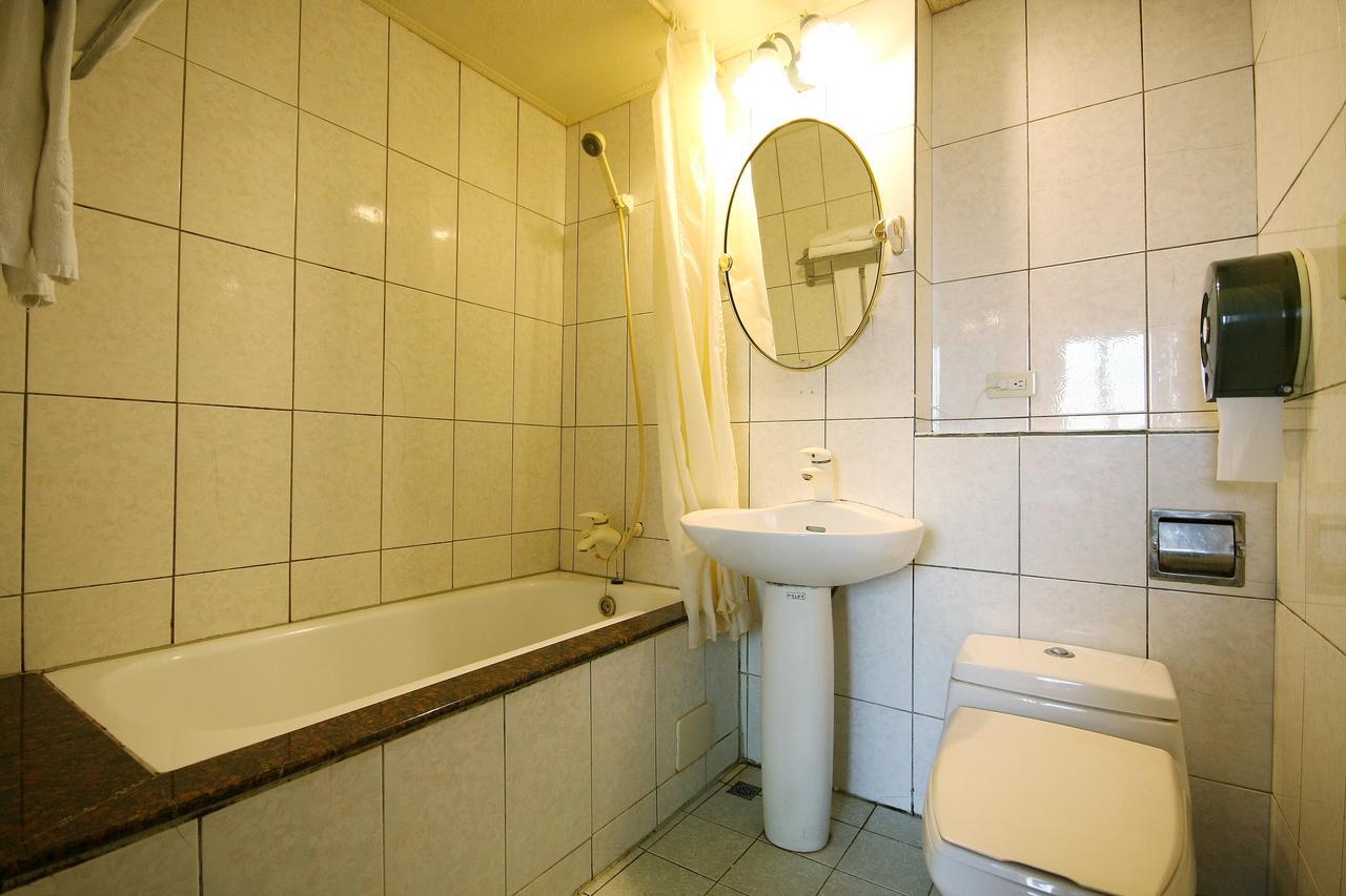 Wang Fu Hotel Мяоли Экстерьер фото