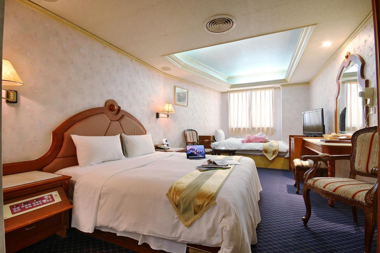 Wang Fu Hotel Мяоли Экстерьер фото