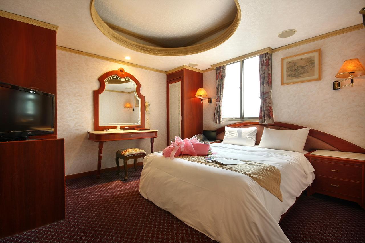 Wang Fu Hotel Мяоли Экстерьер фото