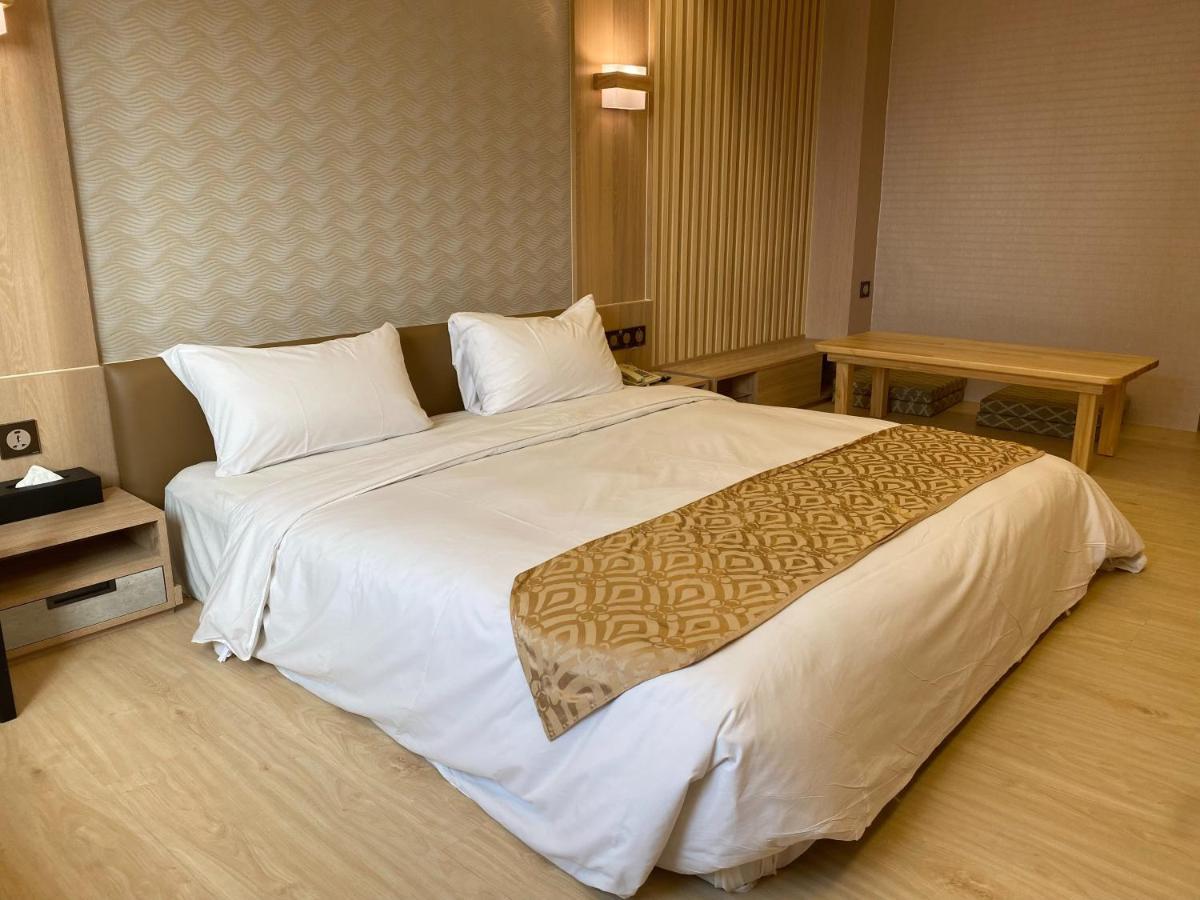 Wang Fu Hotel Мяоли Экстерьер фото